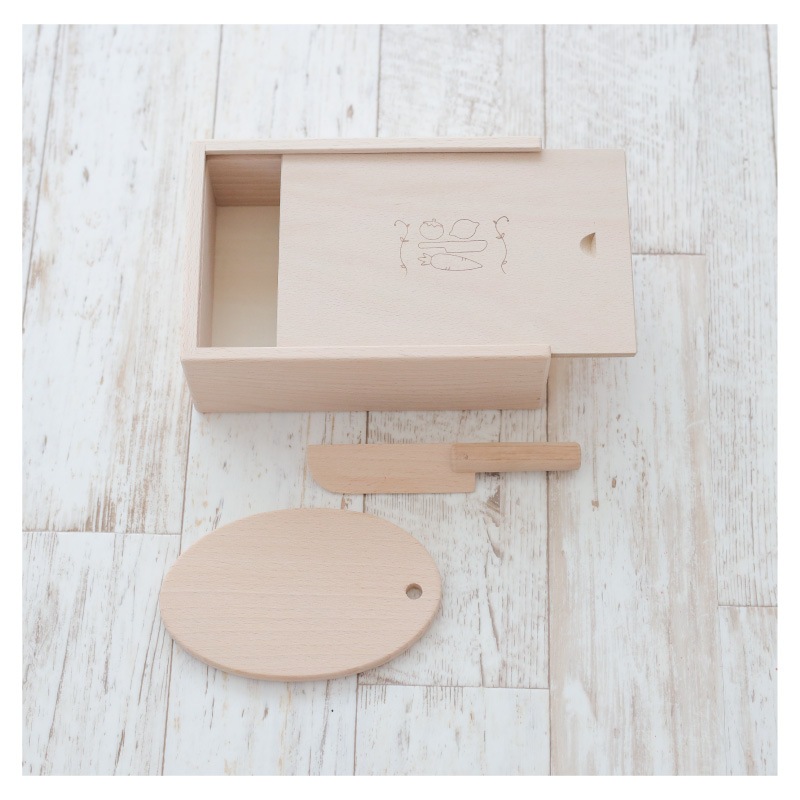 《presentいちご付き》名入れ付き・包丁屋さん Bセット　(木のおもちゃ　ままごと)