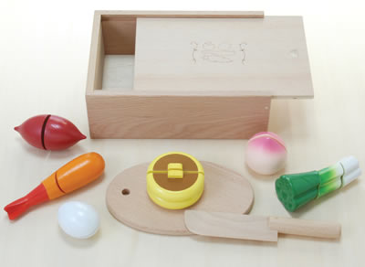 《presentいちご付き》名入れ付き・包丁屋さん Dセット　(木のおもちゃ　ままごと)