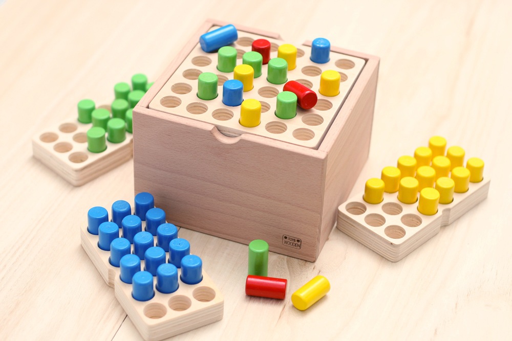 ペグゲームセット・ベーシック　木のおもちゃ（ゲーム）
