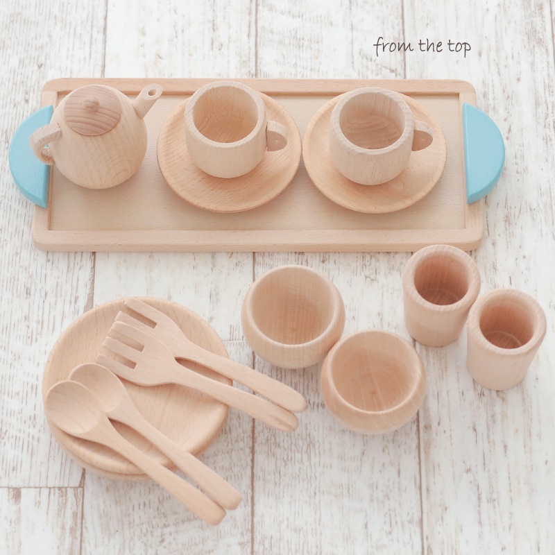 《presentいちご付き》カラーが選べるミニ食器セット 《専用BOX*包装不可》 (木のおもちゃ ままごと)