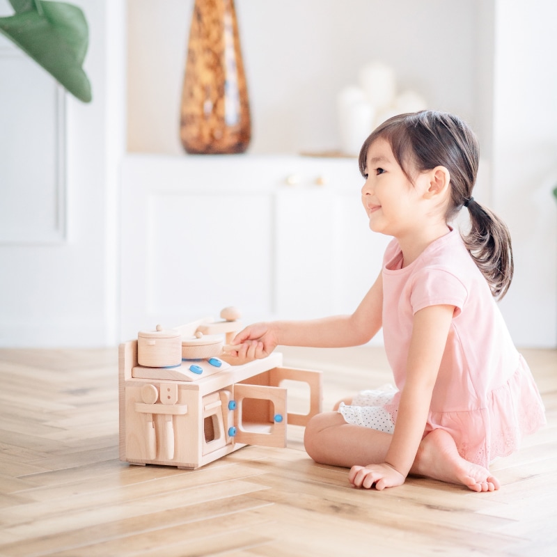 OUTLETカラーが選べる！ミニキッチンセット《専用BOX*包装不可》　(木のおもちゃ　ままごと)