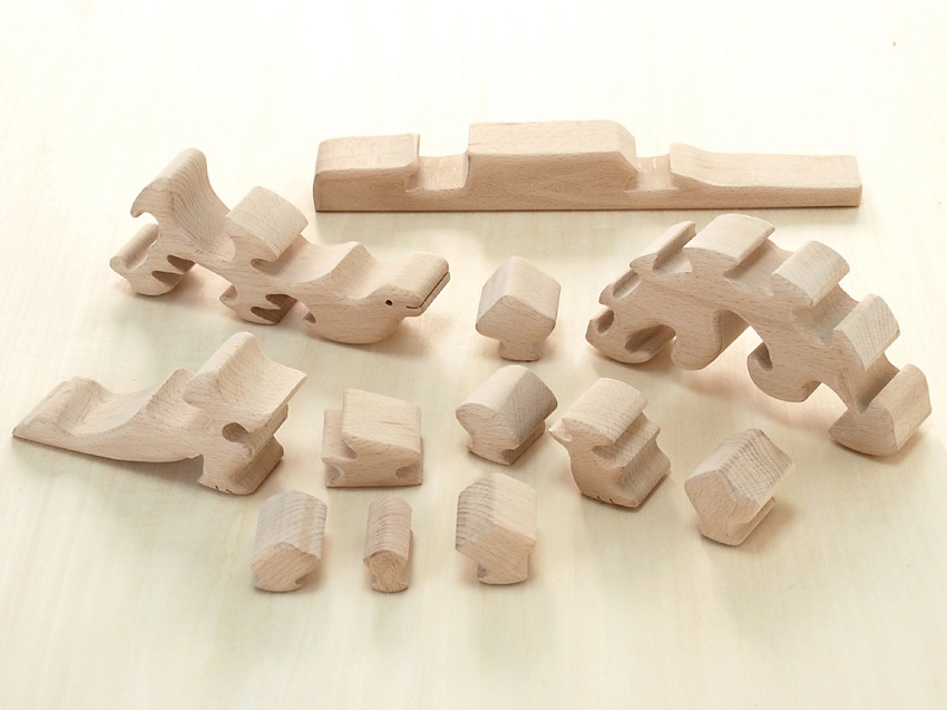 期間限定★特別価格・立体パズル　恐竜（木のおもちゃパズル）