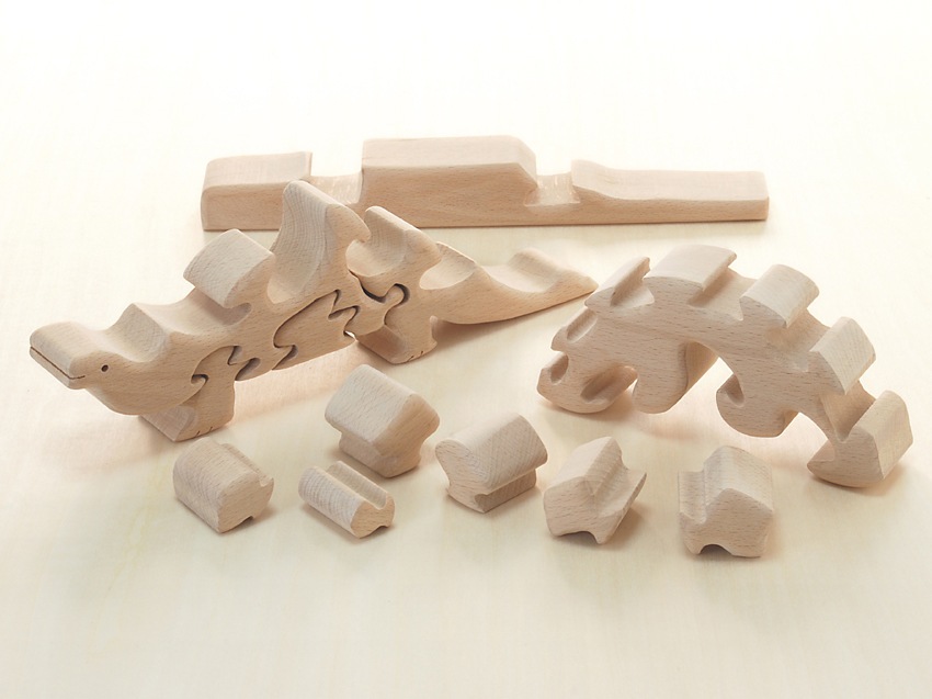 期間限定★特別価格・立体パズル　恐竜（木のおもちゃパズル）