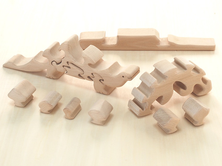 期間限定★特別価格・立体パズル　恐竜（木のおもちゃパズル）