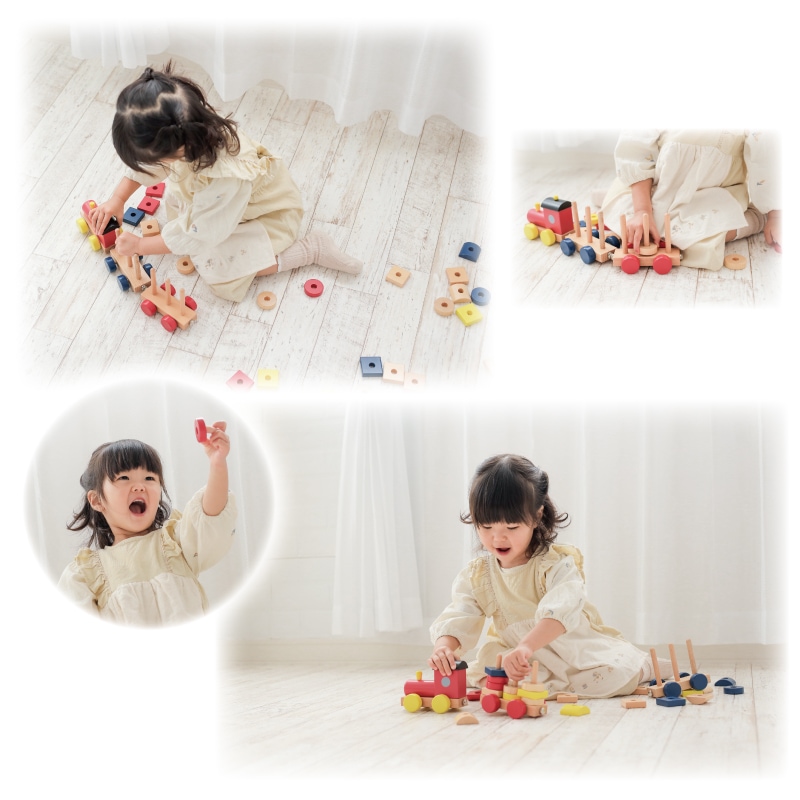 名入れ付き・カラフル機関車 木のおもちゃ(うごかす)