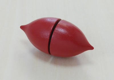 《presentいちご付き》包丁屋さん Dセット　(木のおもちゃ　ままごと)