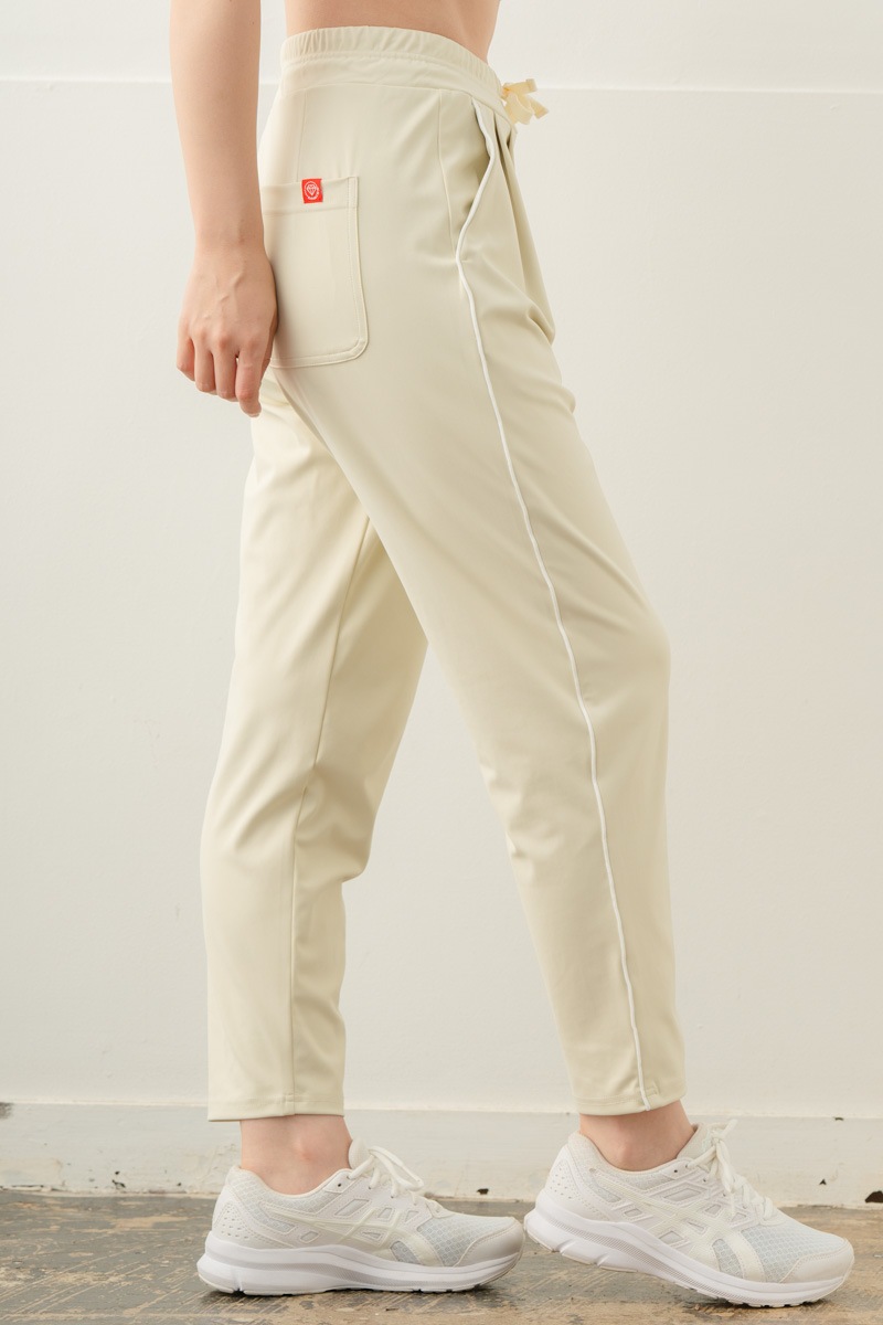 【先行割10％OFF】　カラーラインストレッチパンツ アイボリー 5632-1491【8/17まで】