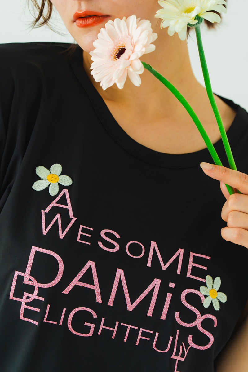 フラワー刺繍タックＴシャツ  ブラック　1534-1606