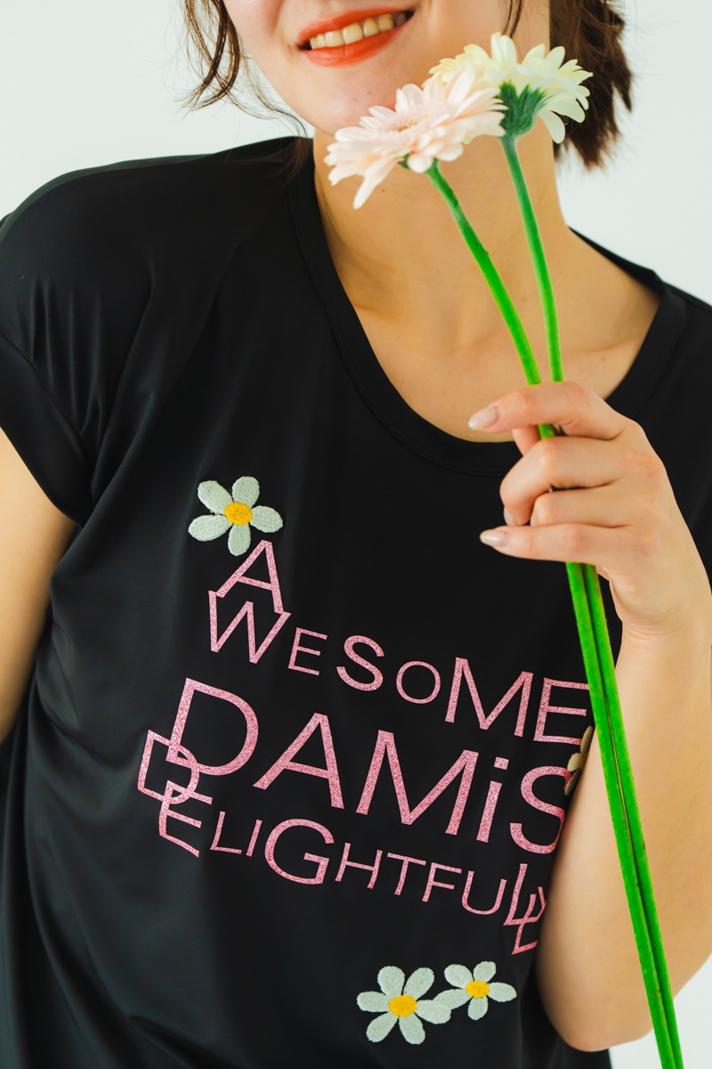 フラワー刺繍タックＴシャツ  ブラック　1534-1606