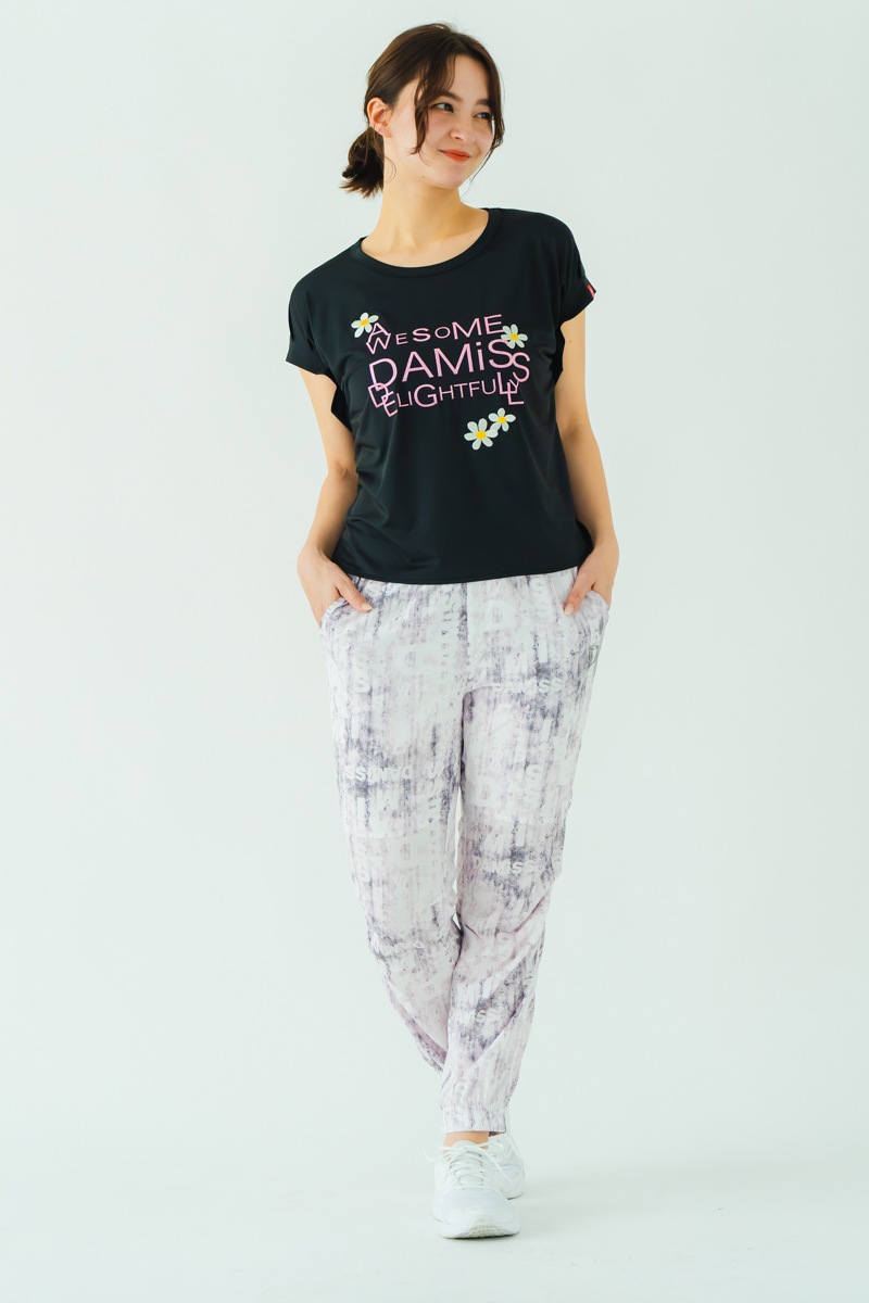 フラワー刺繍タックＴシャツ  ブラック　1534-1606