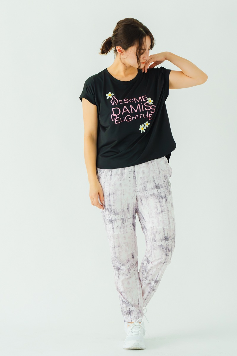 フラワー刺繍タックＴシャツ  ブラック　1534-1606