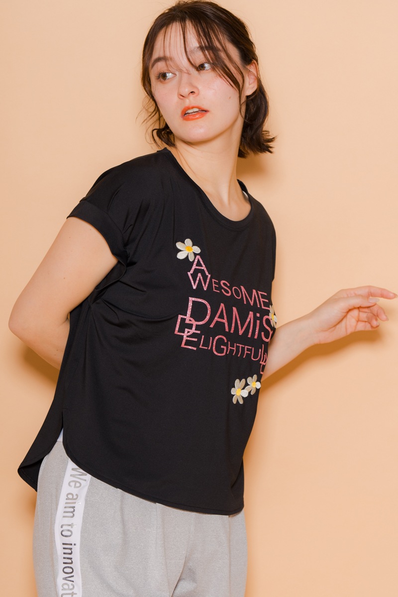 フラワー刺繍タックＴシャツ  ブラック　1534-1606