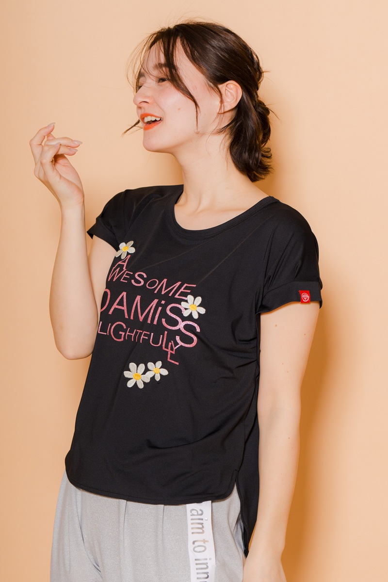 フラワー刺繍タックＴシャツ  ブラック　1534-1606