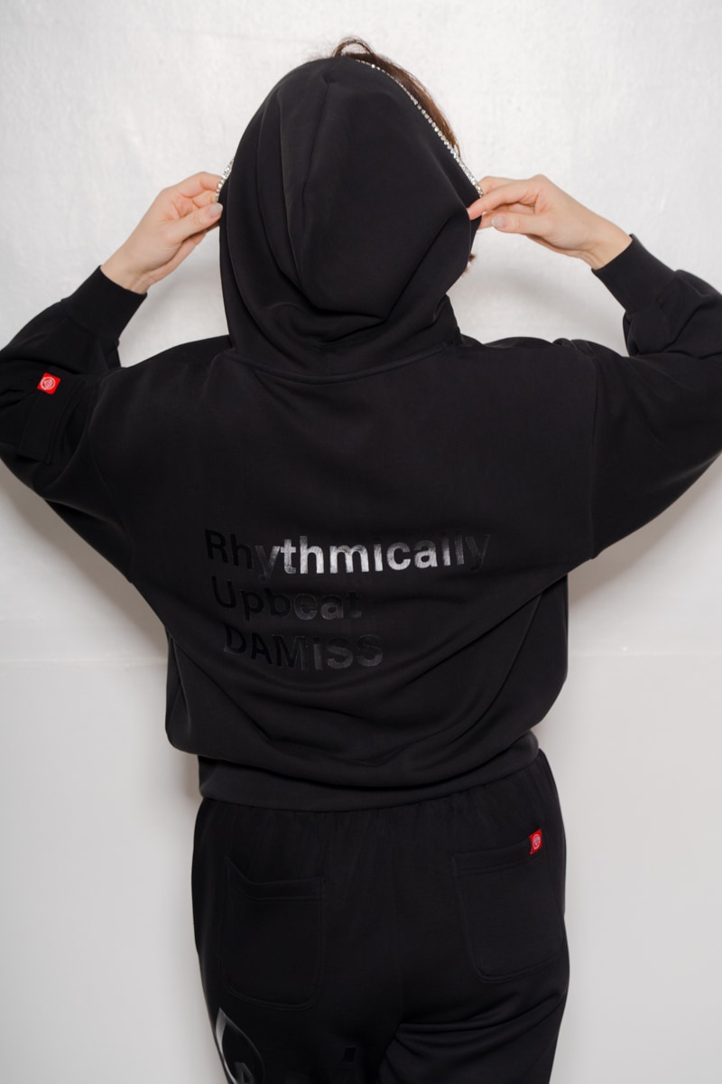 ラインストーンジップUPパーカー ブラック 1535-1424 | D SHOP