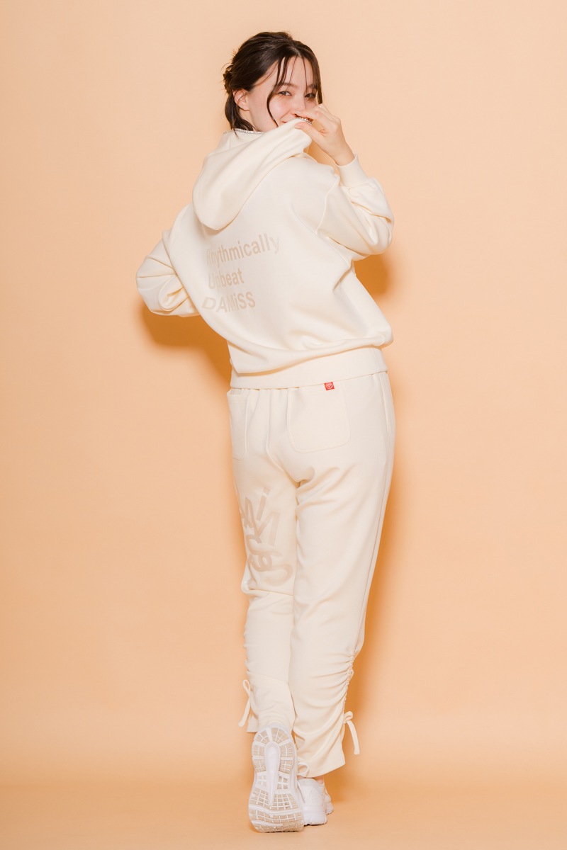 ラインストーンジップUPパーカー　アイボリー　1535-1424 