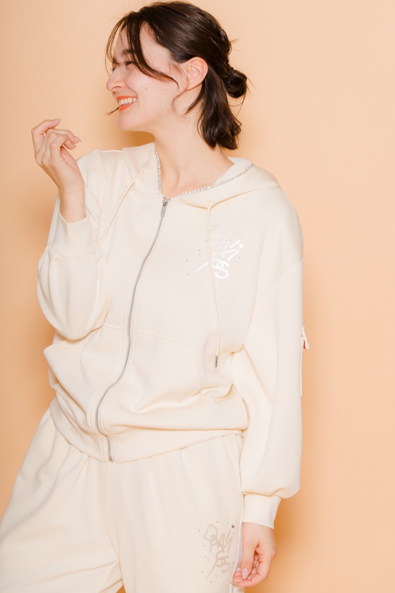 ラインストーンジップUPパーカー　アイボリー　1535-1424 