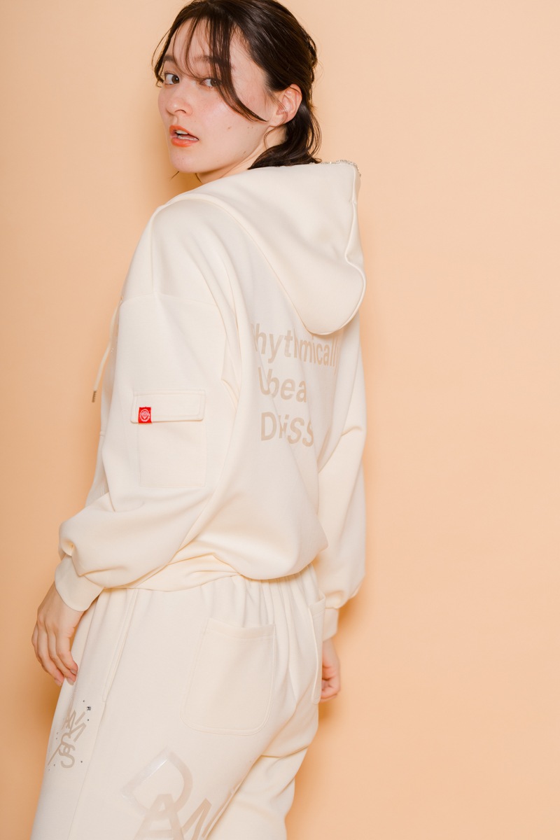 ラインストーンジップUPパーカー　アイボリー　1535-1424 