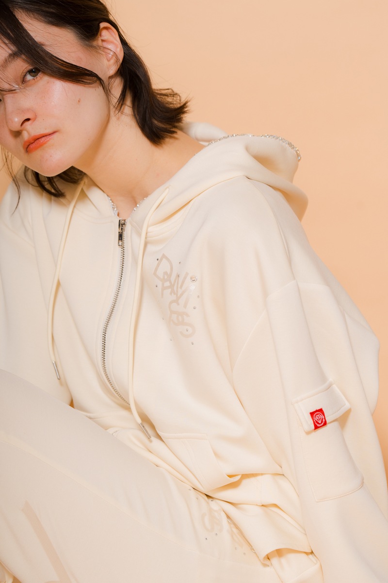 ラインストーンジップUPパーカー　アイボリー　1535-1424 