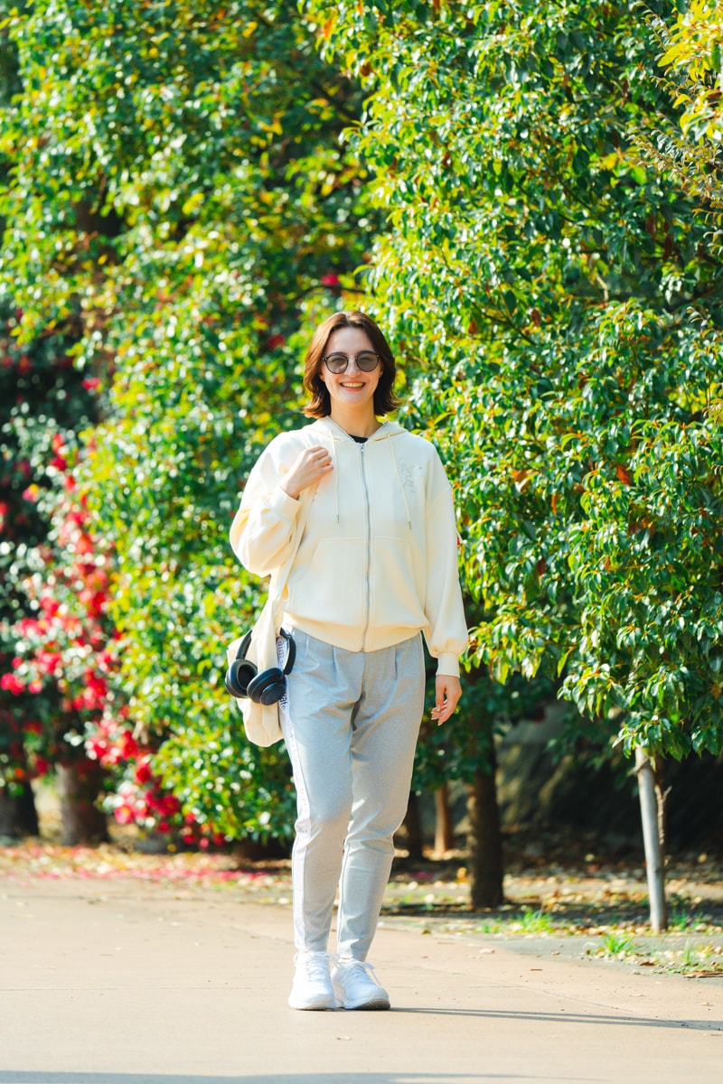 ラインストーンジップUPパーカー　アイボリー　1535-1424 