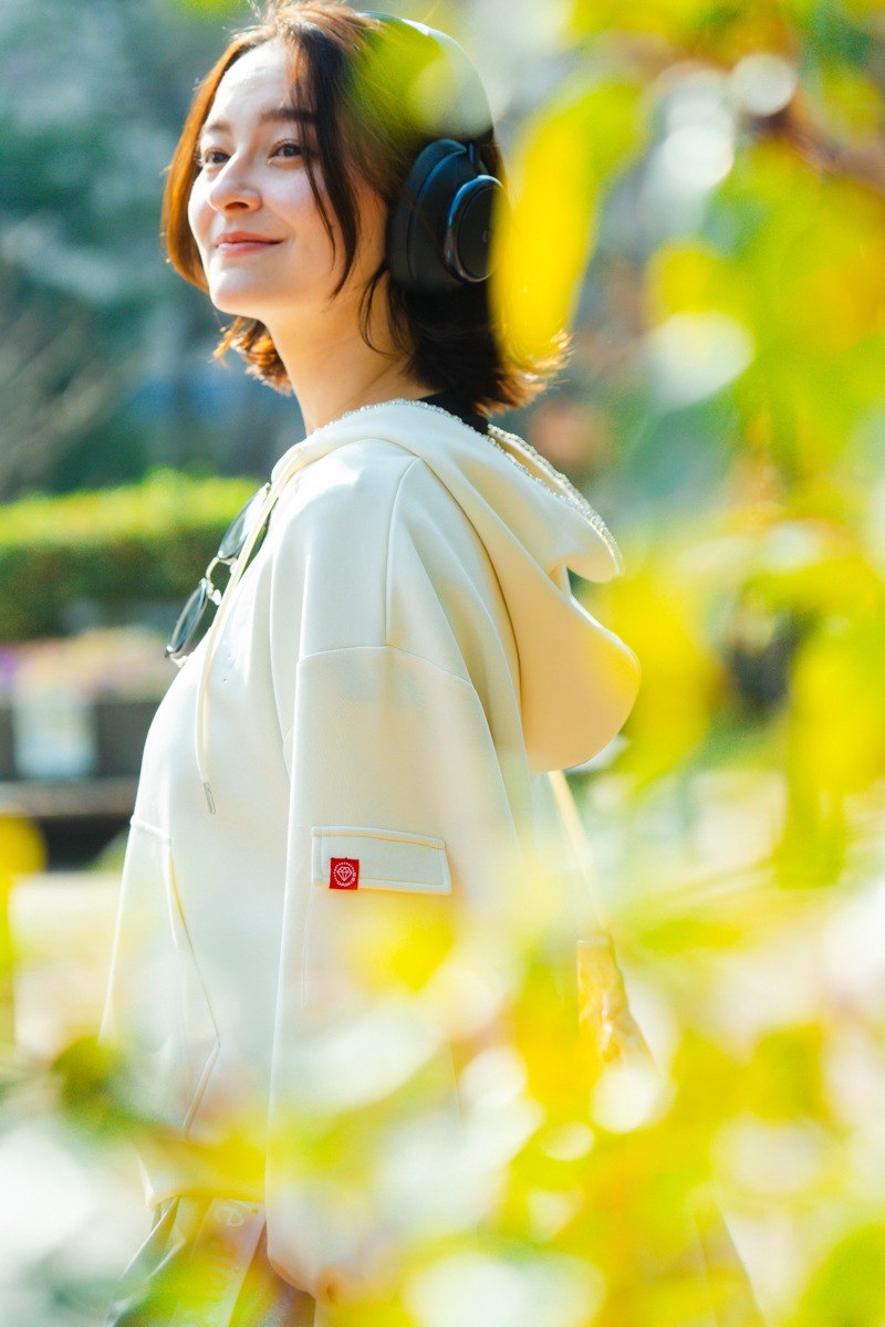 ラインストーンジップUPパーカー　アイボリー　1535-1424 