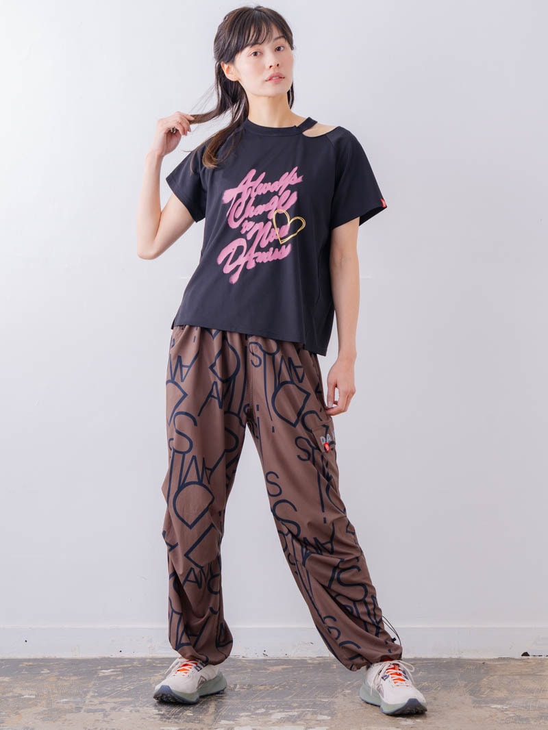 スプレーロゴ ウェッジ Tシャツ ブラック 1534-1456