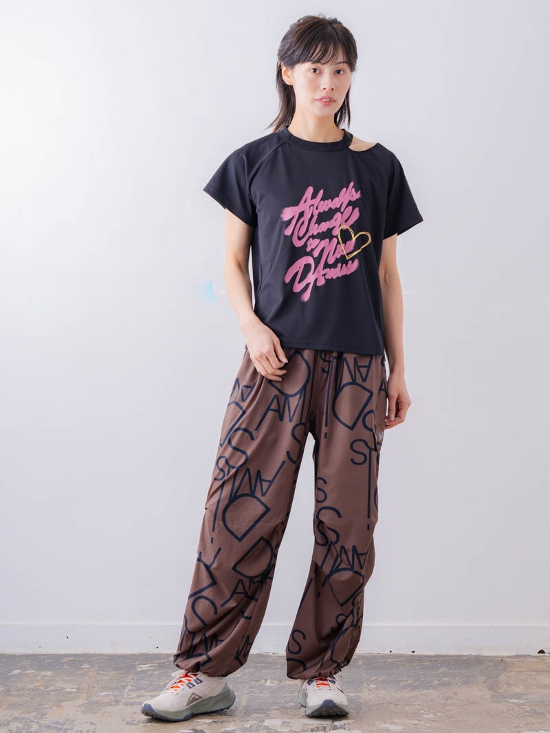 スプレーロゴ ウェッジ Tシャツ ブラック 1534-1456