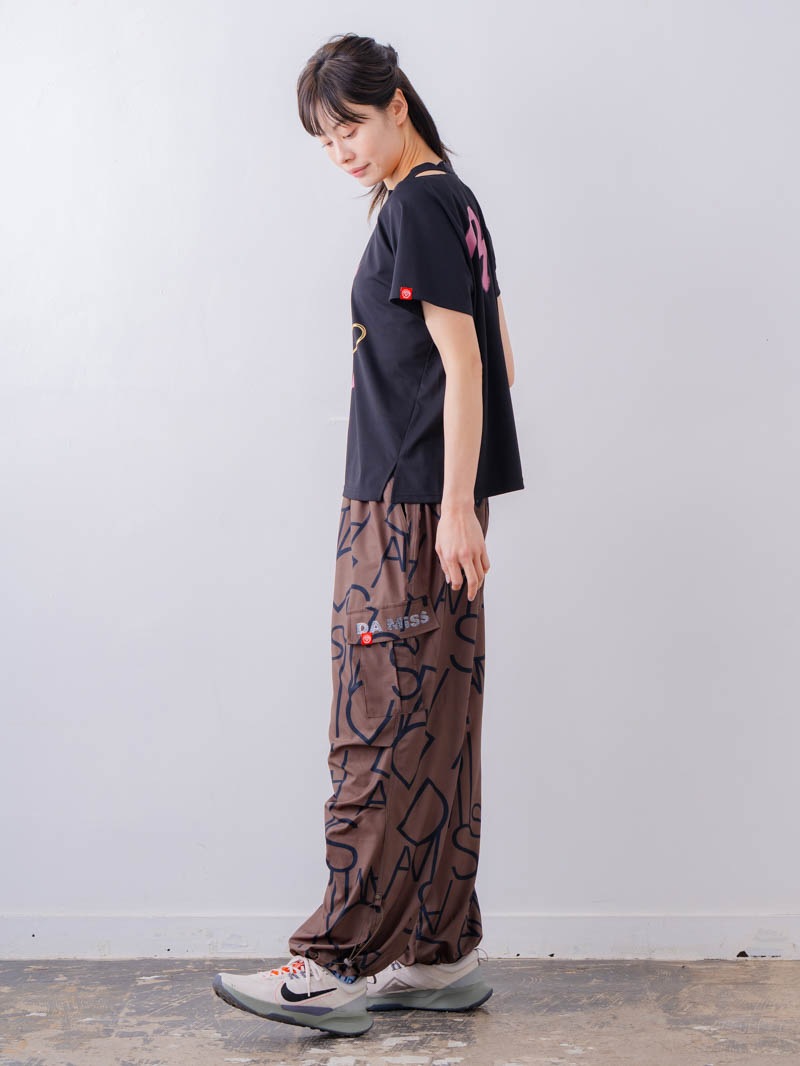 スプレーロゴ ウェッジ Tシャツ ブラック 1534-1456