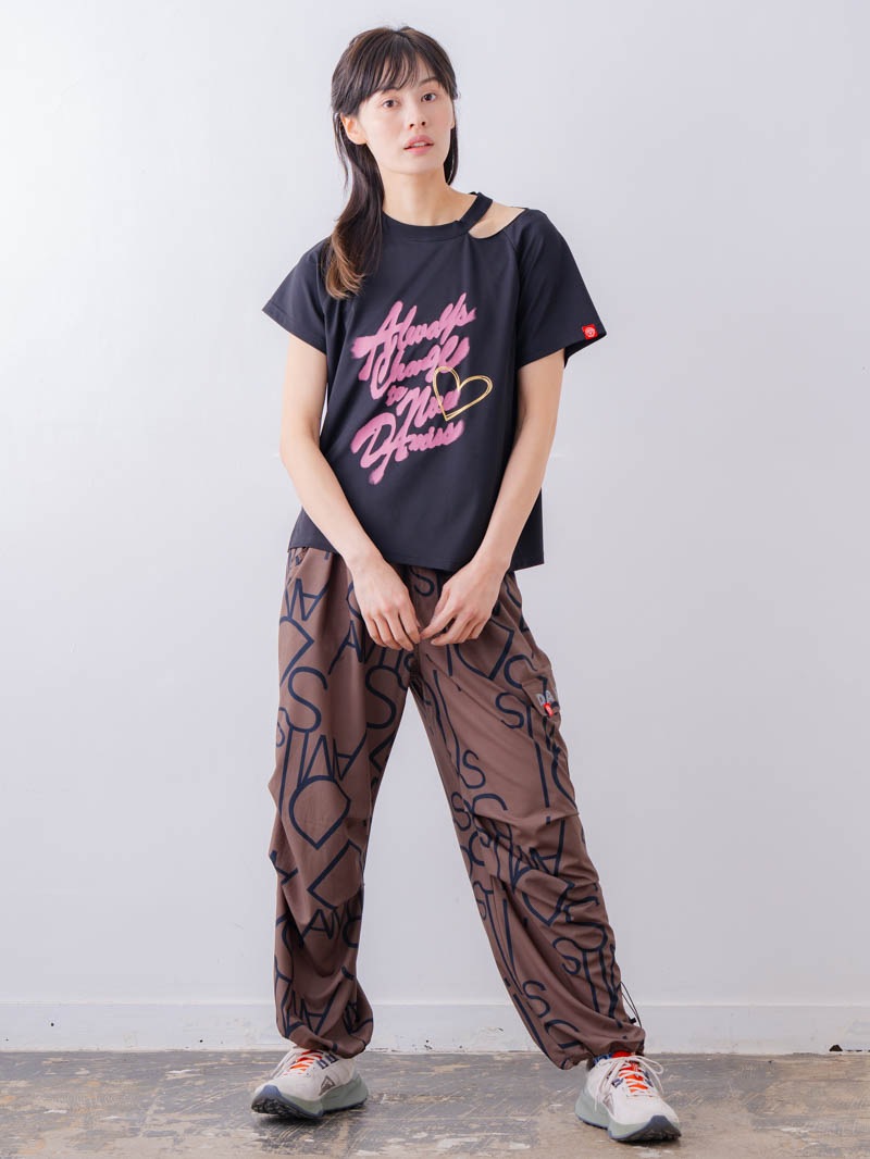 スプレーロゴ ウェッジ Tシャツ ブラック 1534-1456