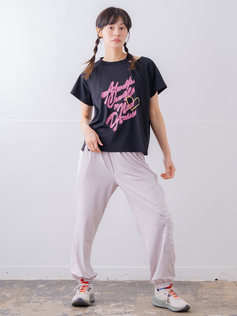 スプレーロゴ ウェッジ Tシャツ ブラック 1534-1456