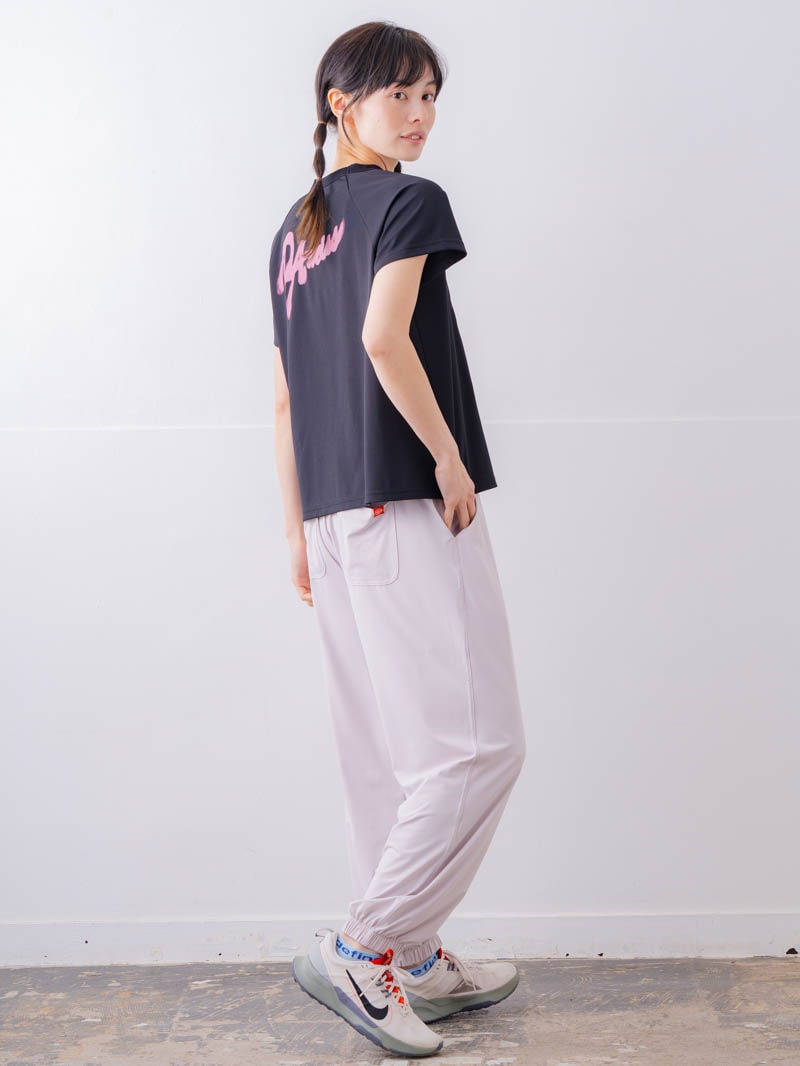 スプレーロゴ ウェッジ Tシャツ ブラック 1534-1456