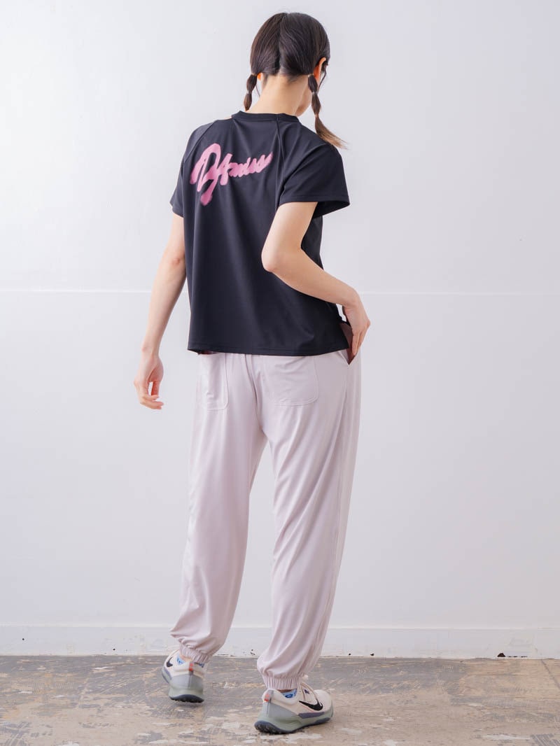 スプレーロゴ ウェッジ Tシャツ ブラック 1534-1456