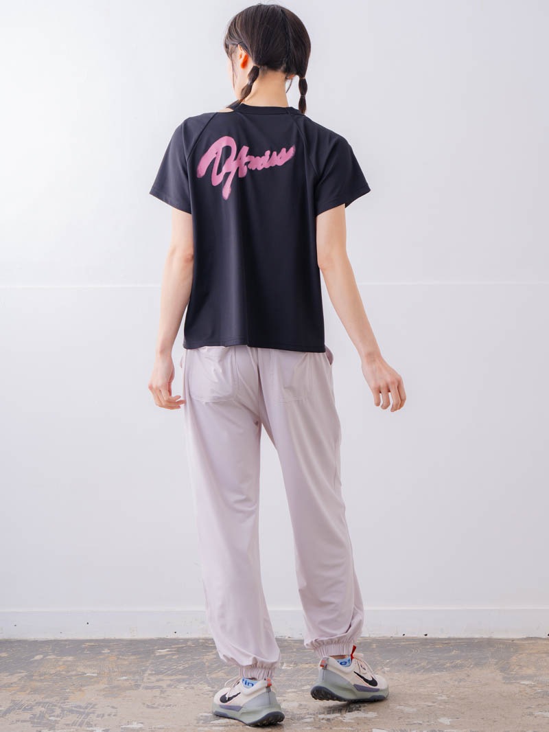 スプレーロゴ ウェッジ Tシャツ ブラック 1534-1456