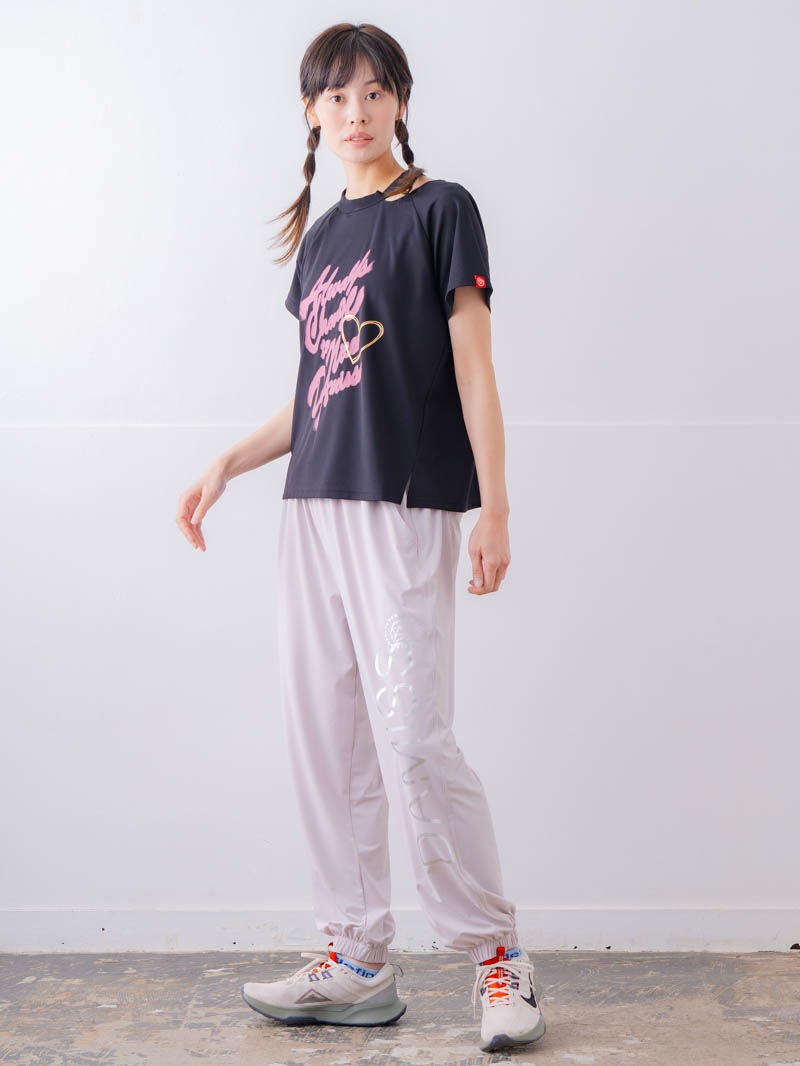 スプレーロゴ ウェッジ Tシャツ ブラック 1534-1456