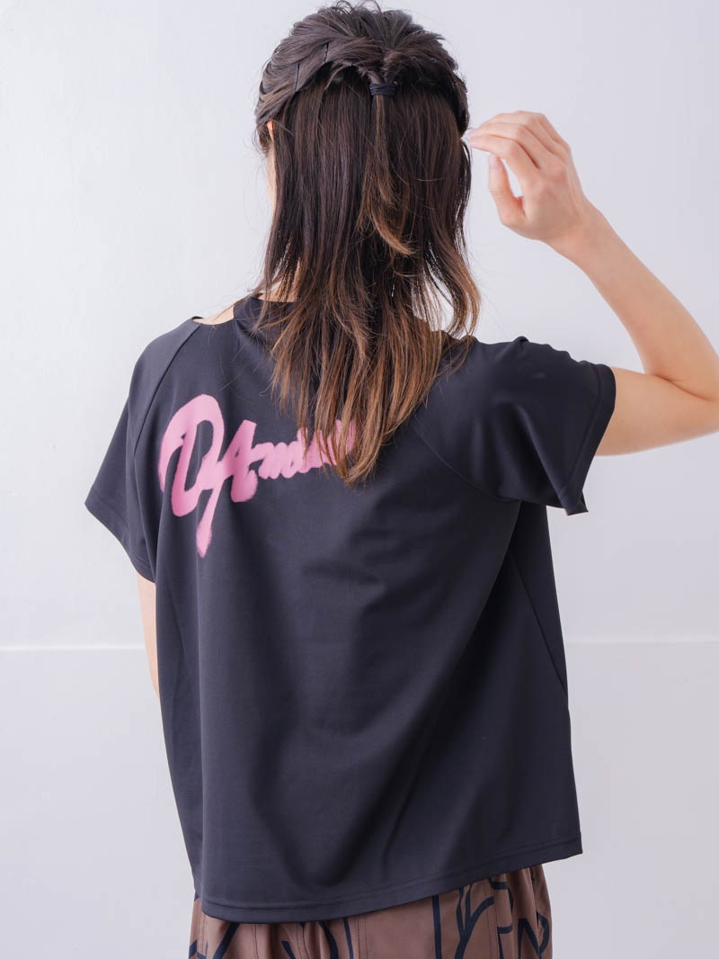 スプレーロゴ ウェッジ Tシャツ ブラック 1534-1456