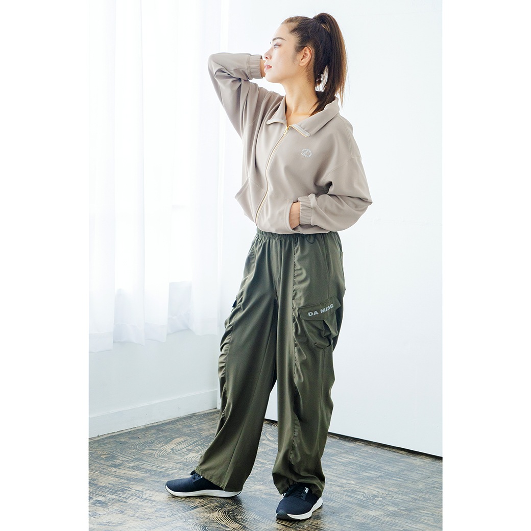 ラインストーンポイントブルゾン ベージュ 1335-1213