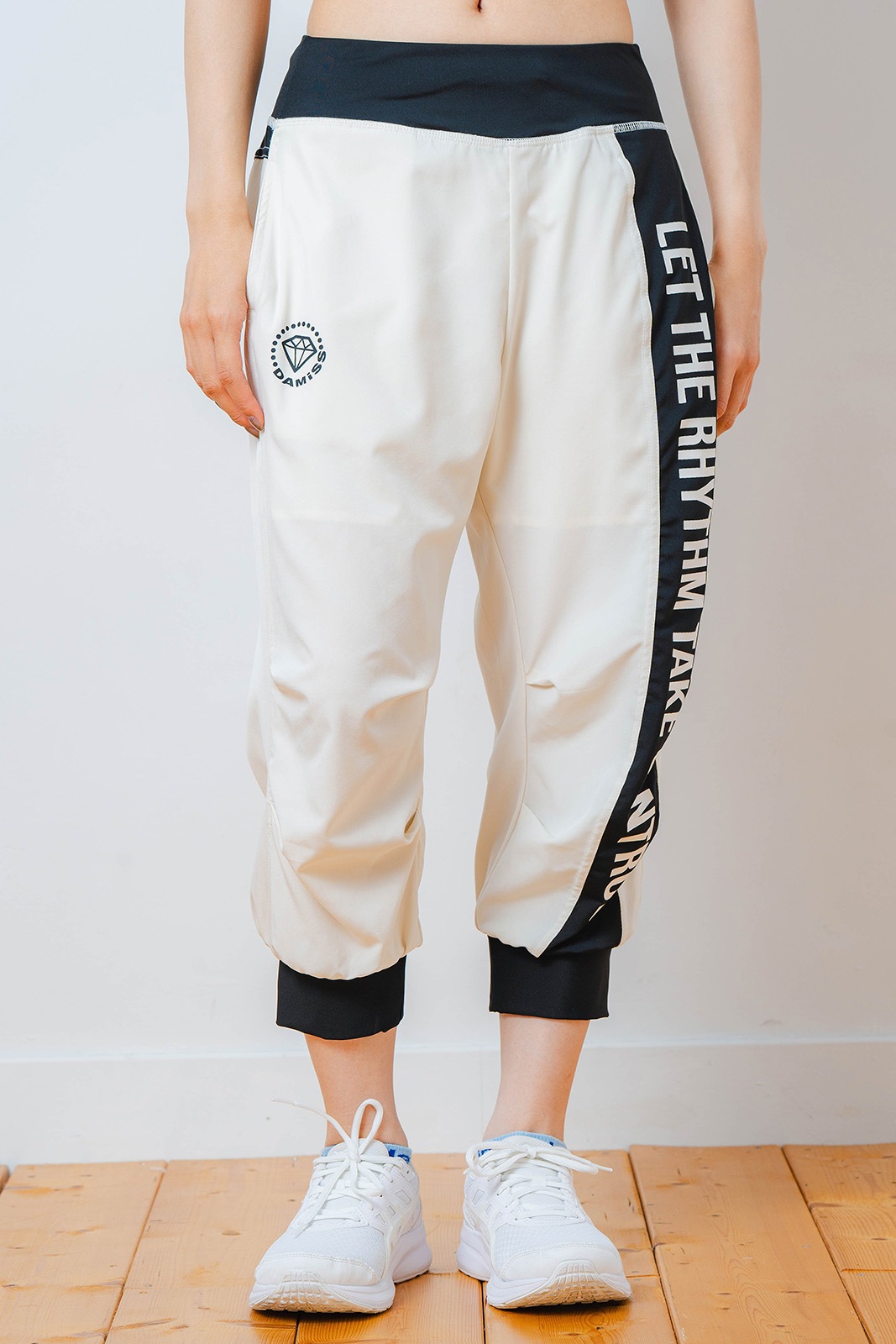 Airy カプリ パンツ アイボリー 1531-1444