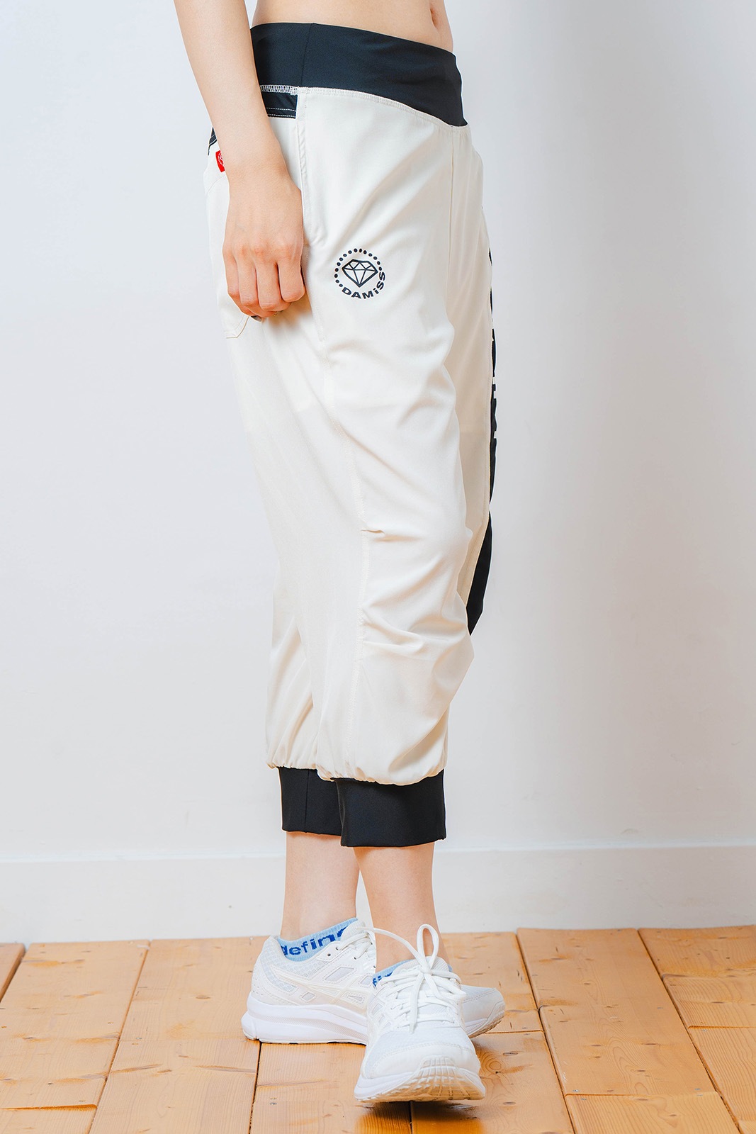 Airy カプリ パンツ アイボリー 1531-1444