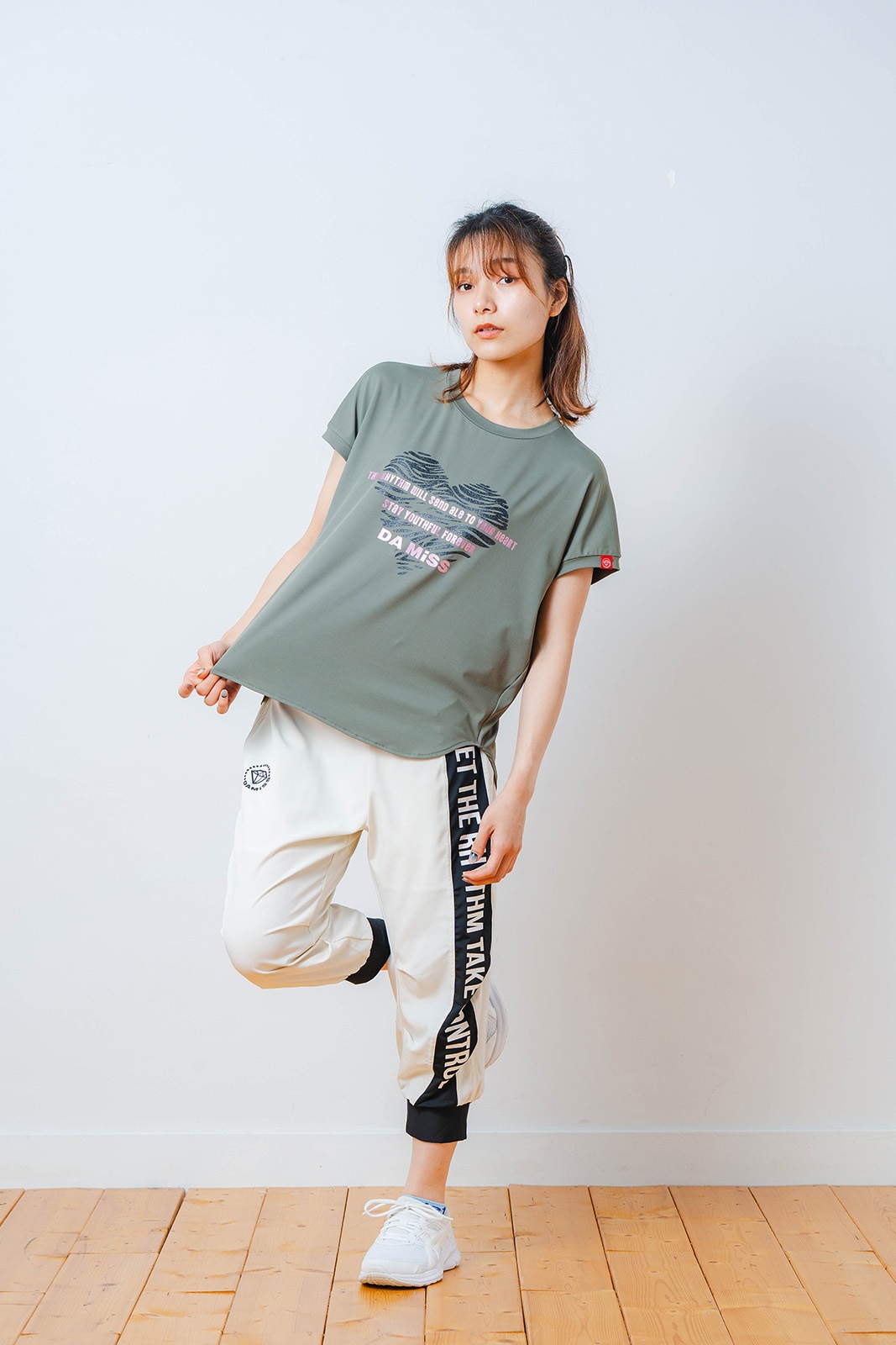 Airy カプリ パンツ アイボリー 1531-1444