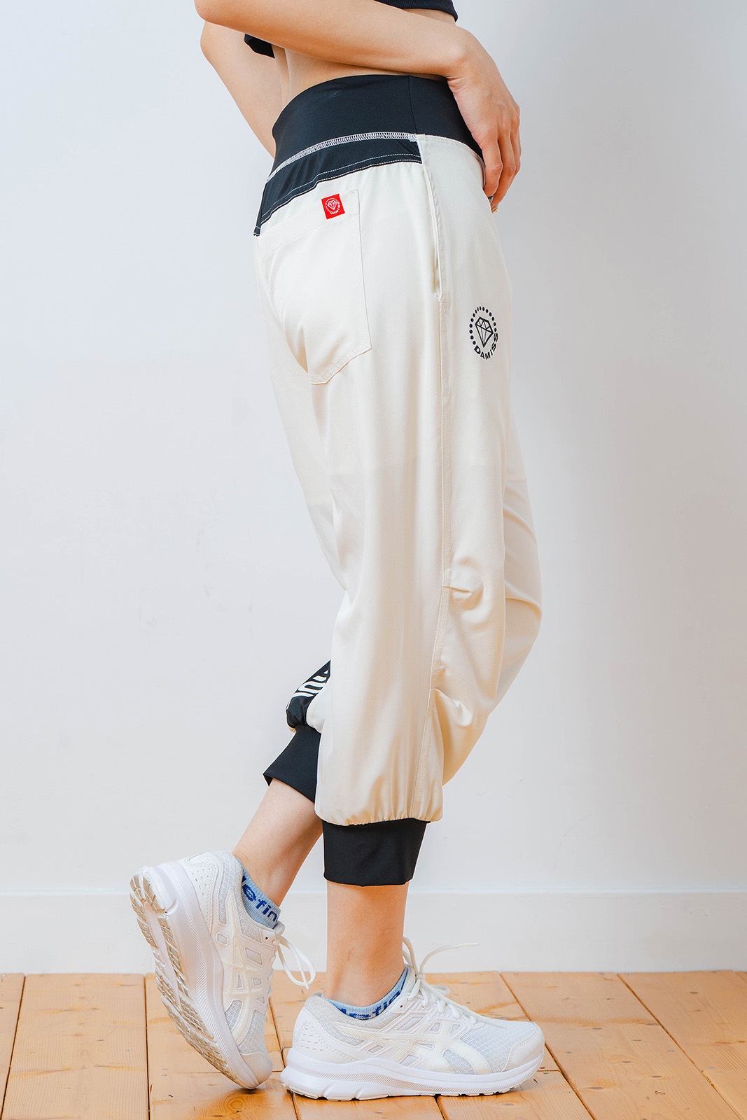 Airy カプリ パンツ アイボリー 1531-1444