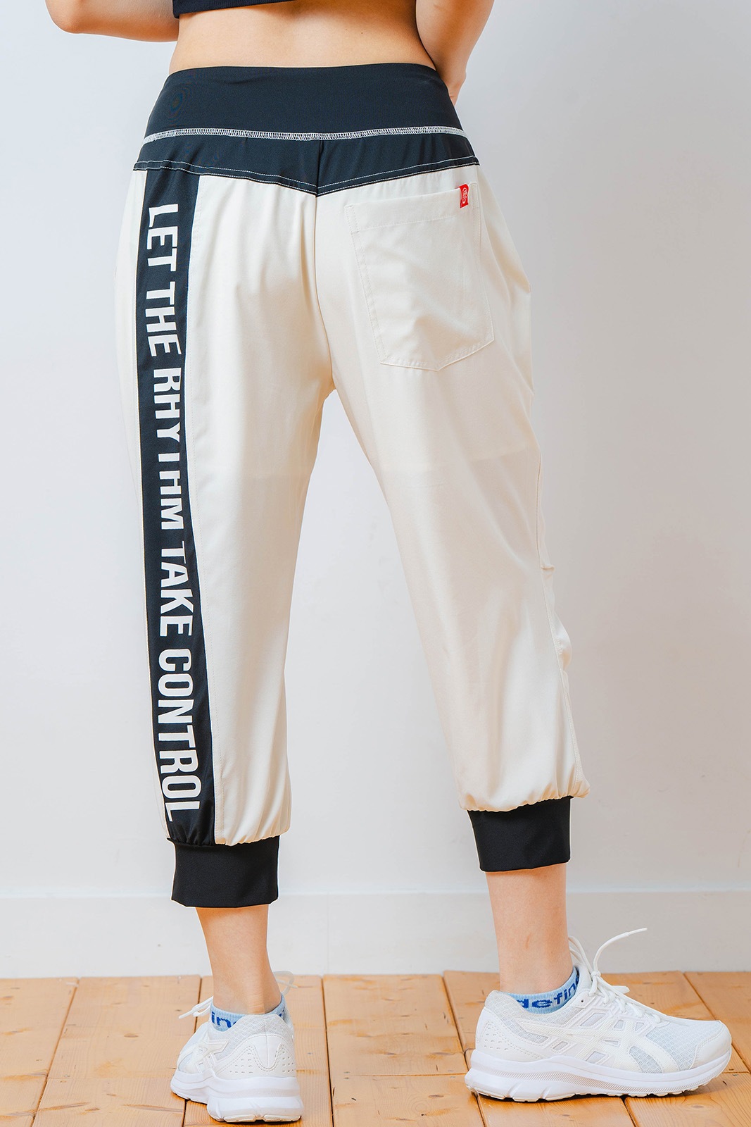 Airy カプリ パンツ アイボリー 1531-1444