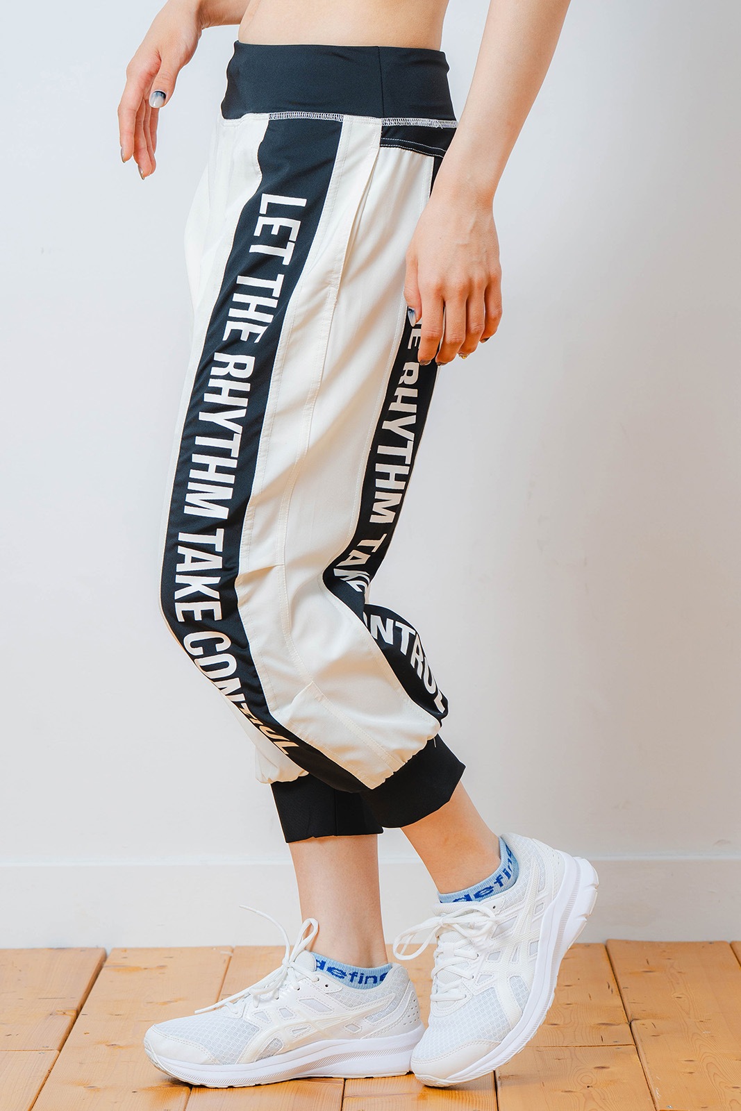 Airy カプリ パンツ アイボリー 1531-1444