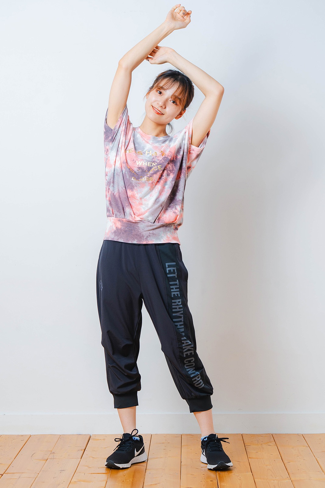 Airy カプリ パンツ ブラック 1531-1444