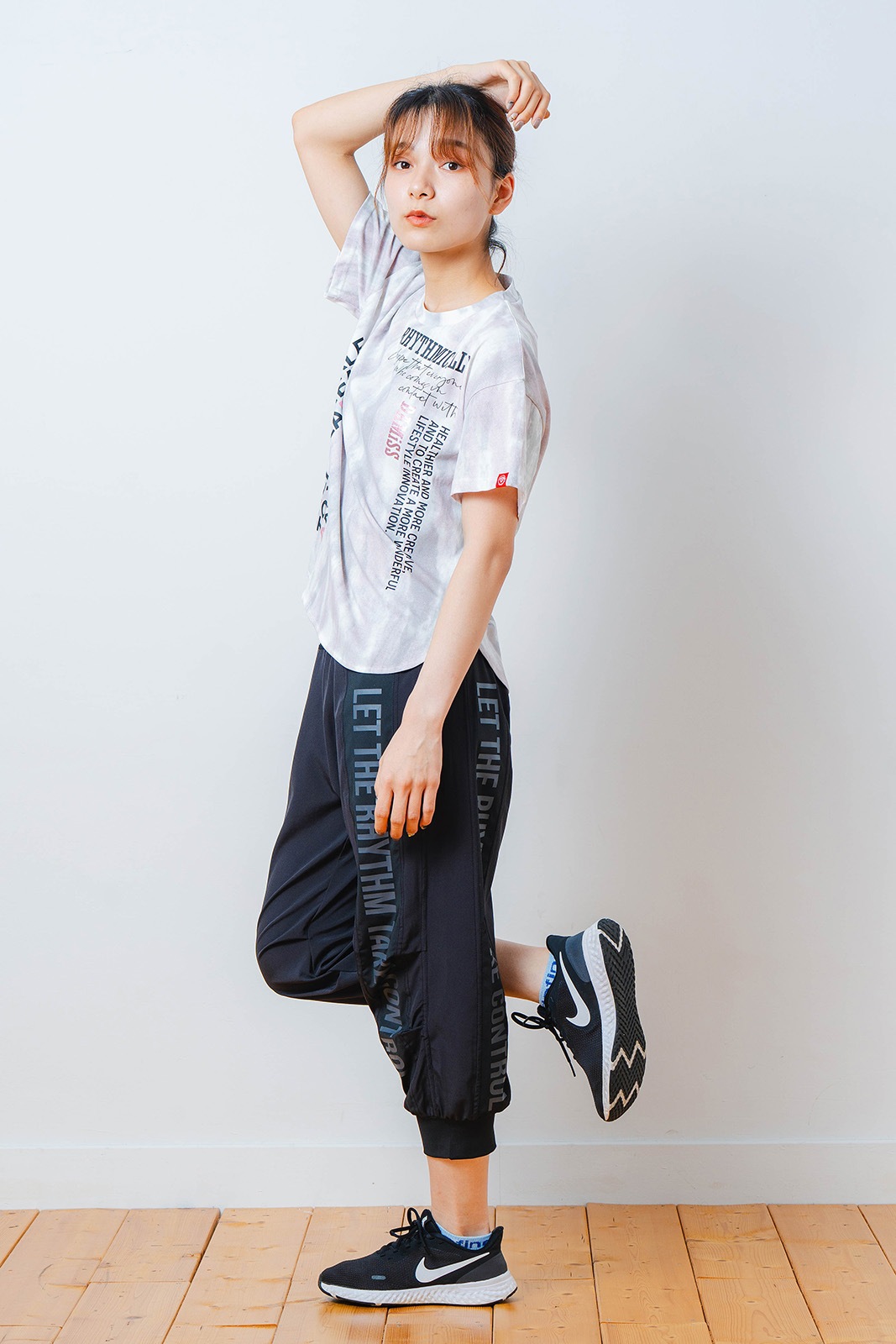 Airy カプリ パンツ ブラック 1531-1444