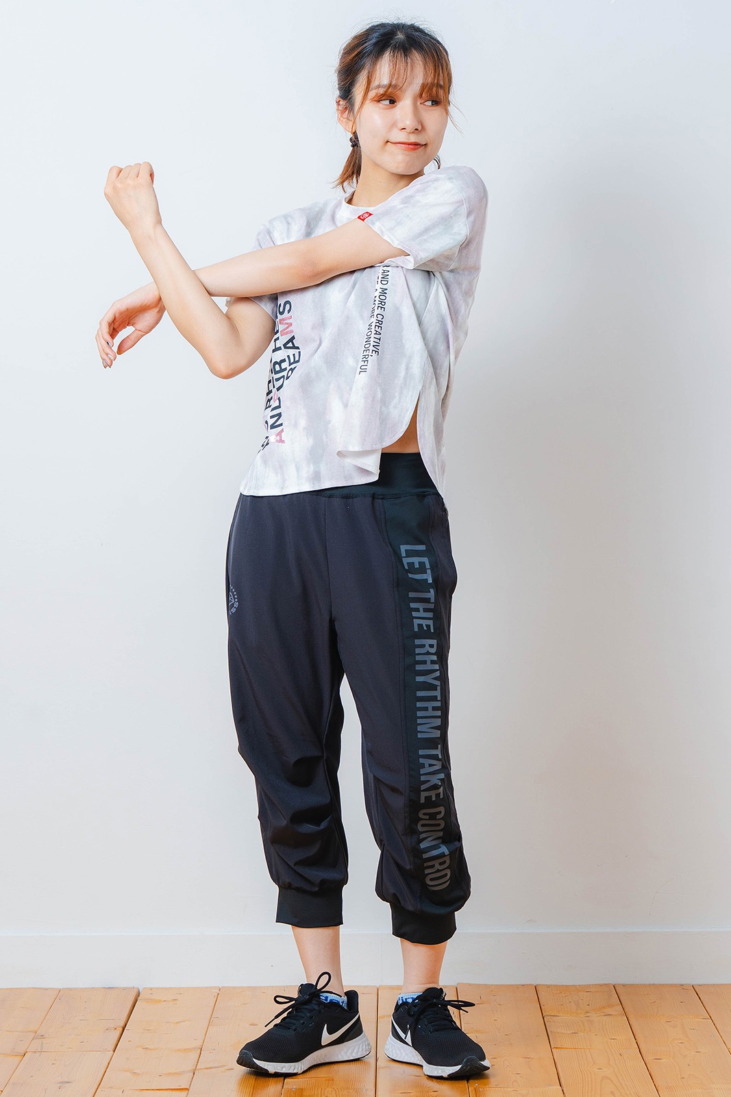 Airy カプリ パンツ ブラック 1531-1444