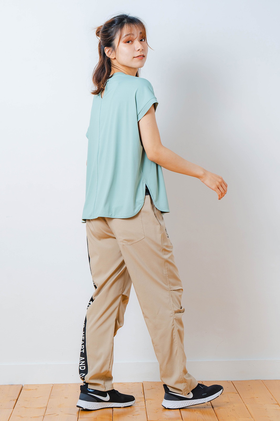 Airy スタンダード パンツ ベージュ 1532-1445