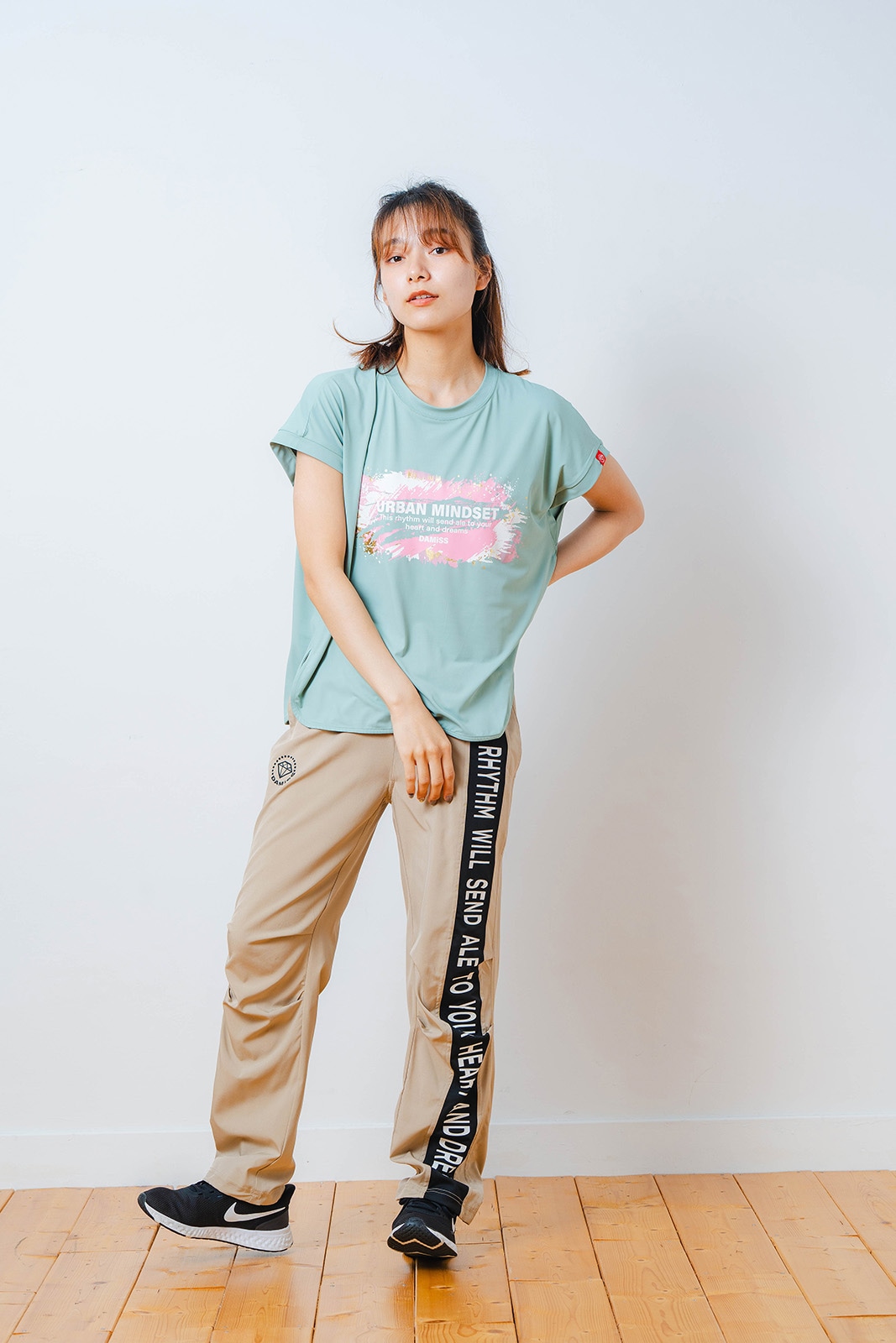 Airy スタンダード パンツ ベージュ 1532-1445