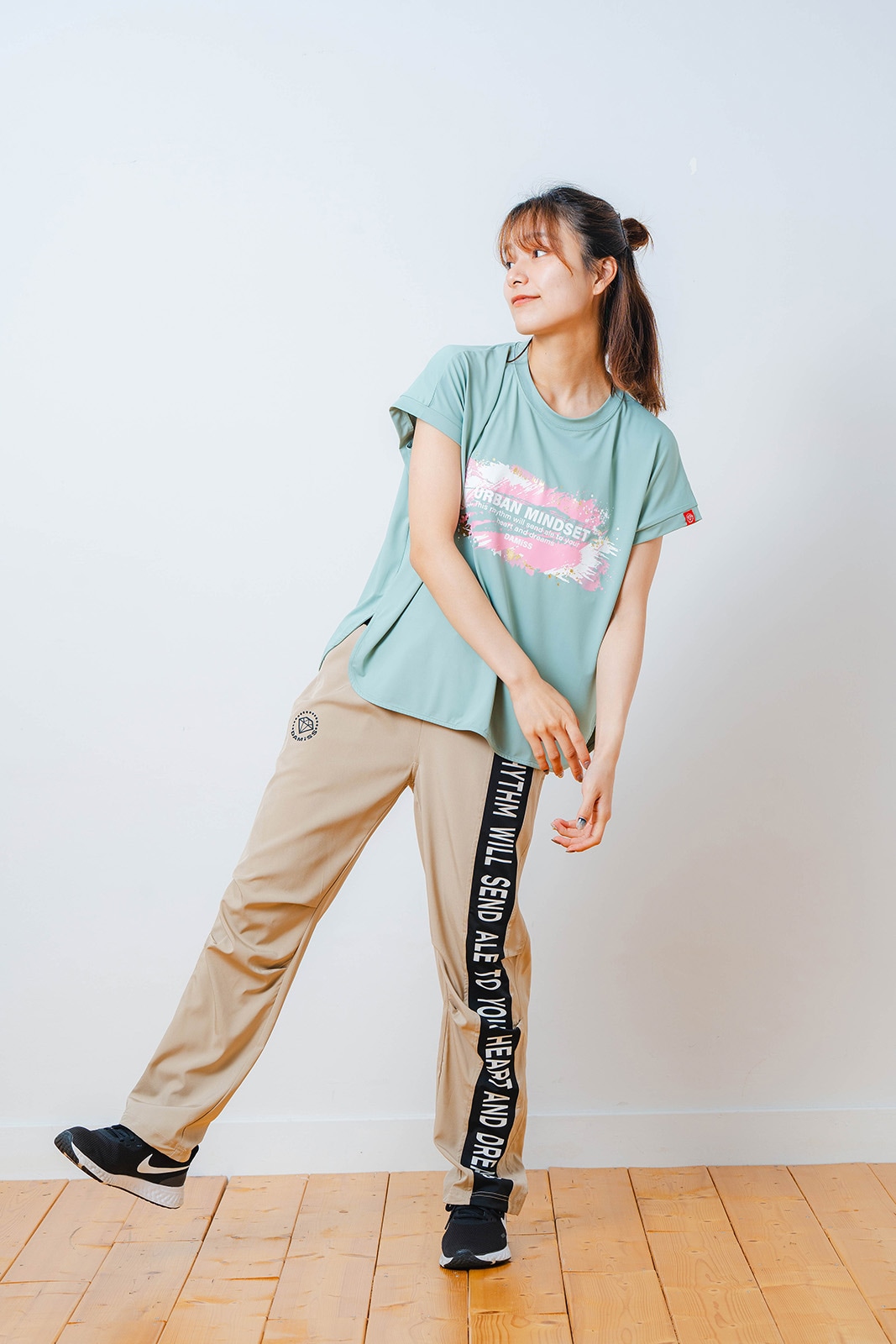 Airy スタンダード パンツ ベージュ 1532-1445