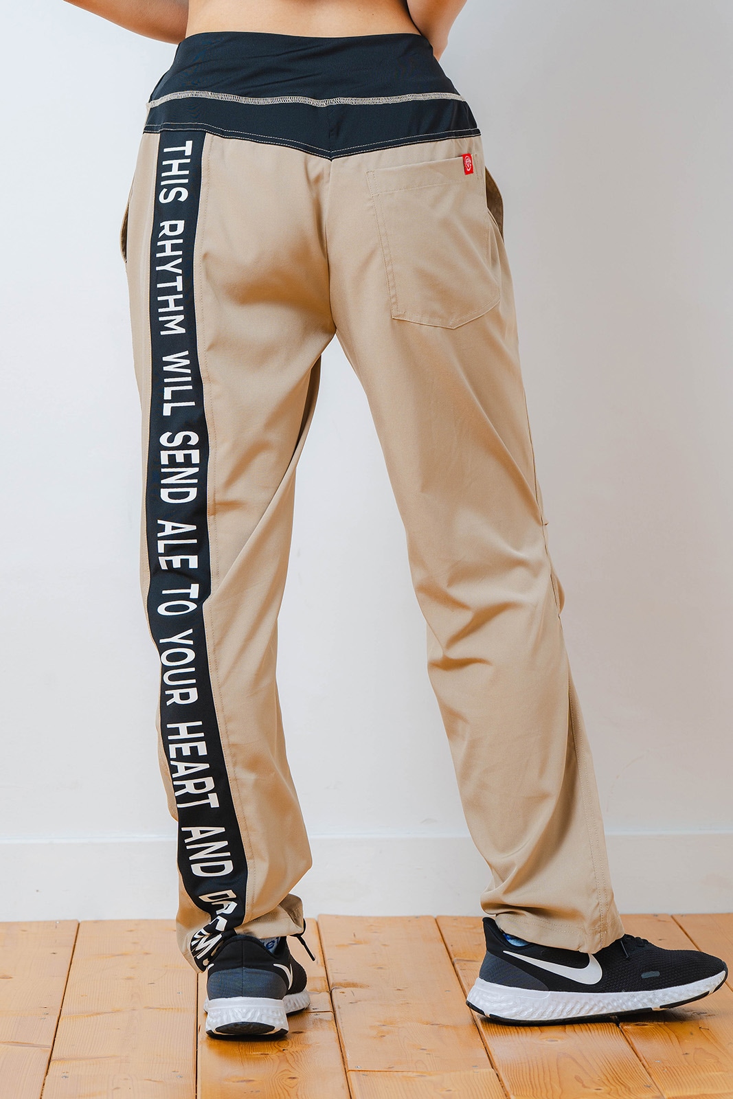 Airy スタンダード パンツ ベージュ 1532-1445