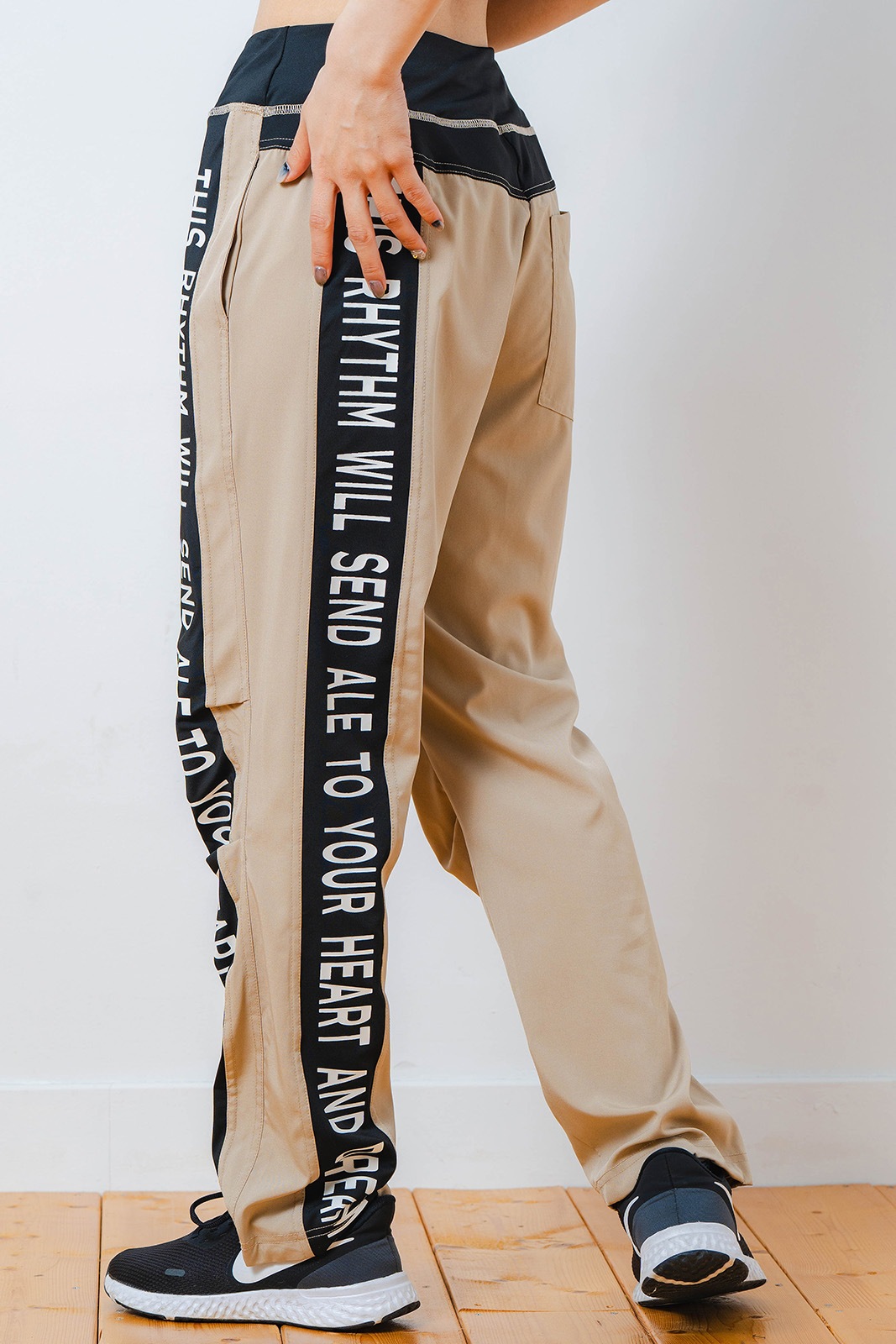 Airy スタンダード パンツ ベージュ 1532-1445