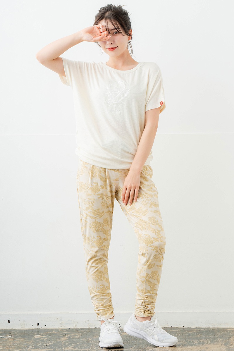 刺繍モチーフリヨセルTシャツ アイボリー　5634-1629
